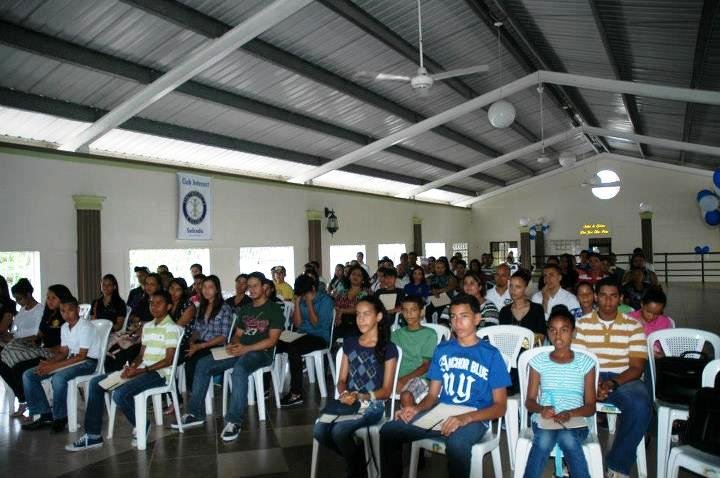 Asistentes al Taller de Capacitación de Clubes Interact